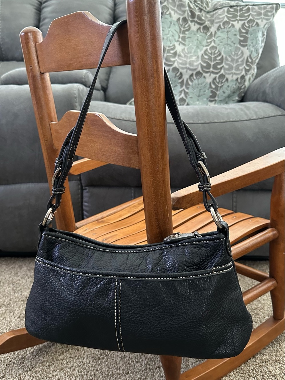 THE SAK BLACK PEBBLED TEXTURED ALL LEATHER SHOULDER/HANDBAG 5 x 11 x 2.5 INCHES - Picture 2 of 9